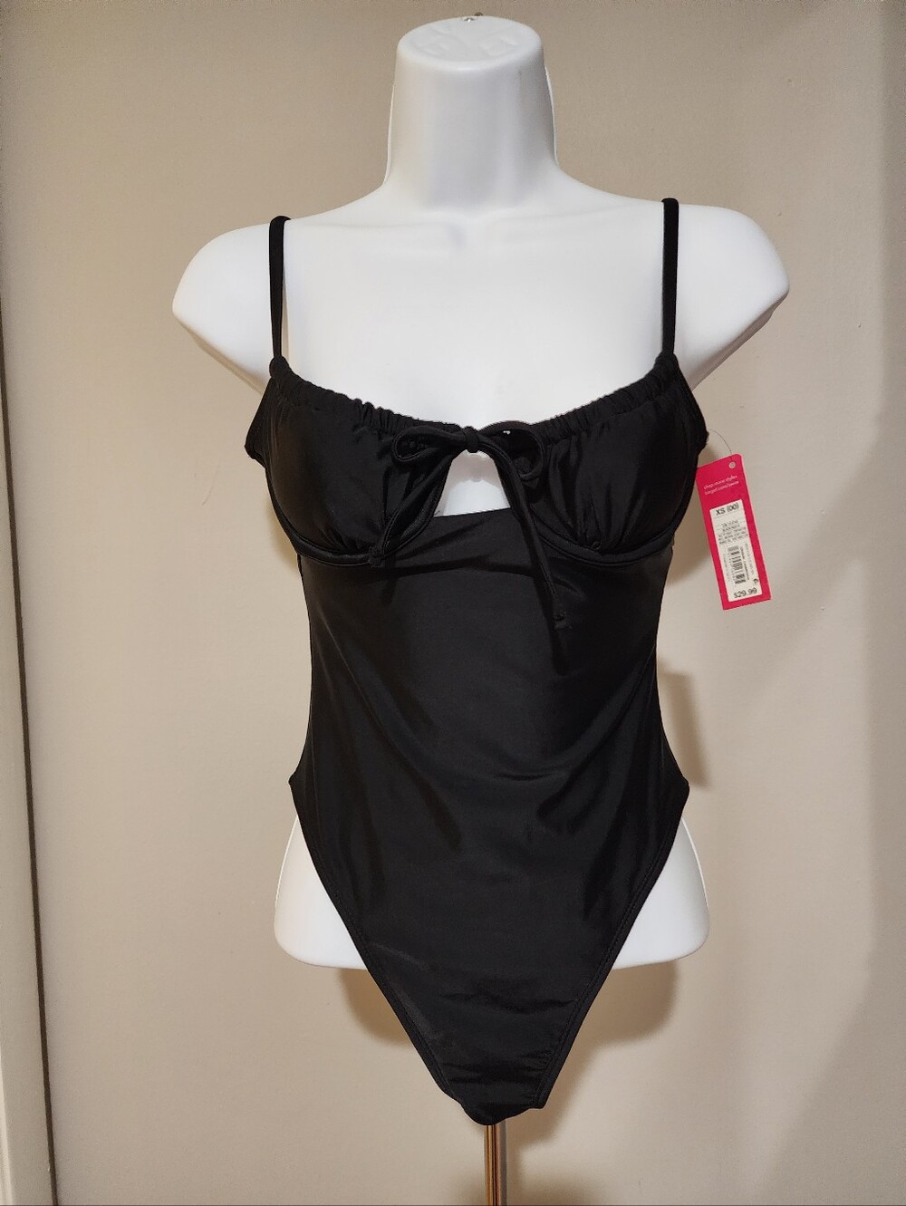 Xhilaration Black Underwire One Piece Swimsuit Keyhole Cutout Size XS